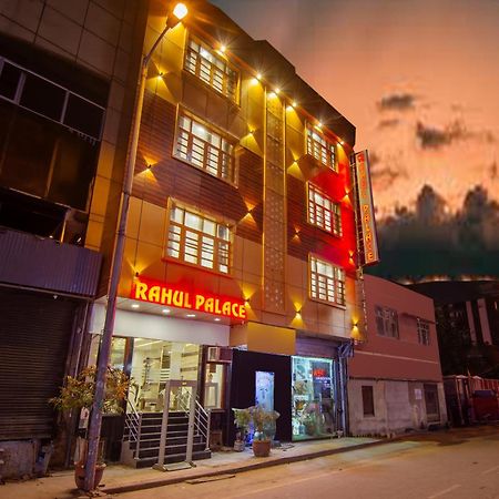 Rahul Palace By Golden Tree Near Metro Station And Ajmal Khan Market 뉴델리 외부 사진