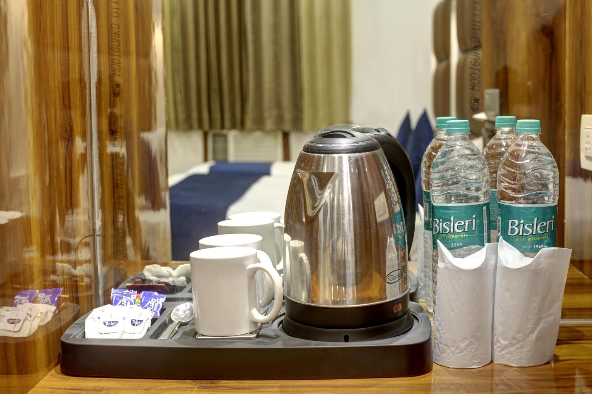 Rahul Palace By Golden Tree Near Metro Station And Ajmal Khan Market 뉴델리 외부 사진