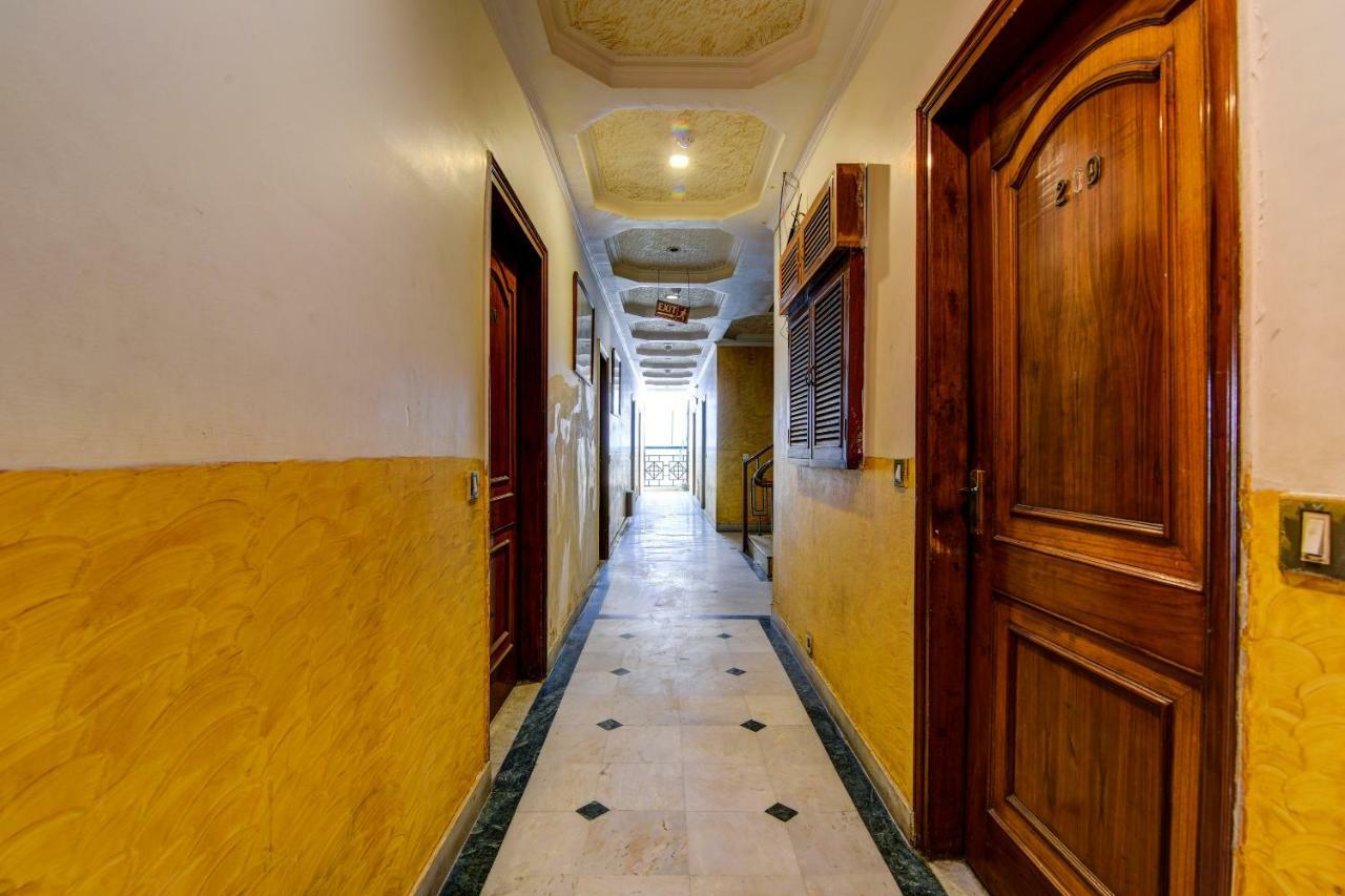 Rahul Palace By Golden Tree Near Metro Station And Ajmal Khan Market 뉴델리 외부 사진