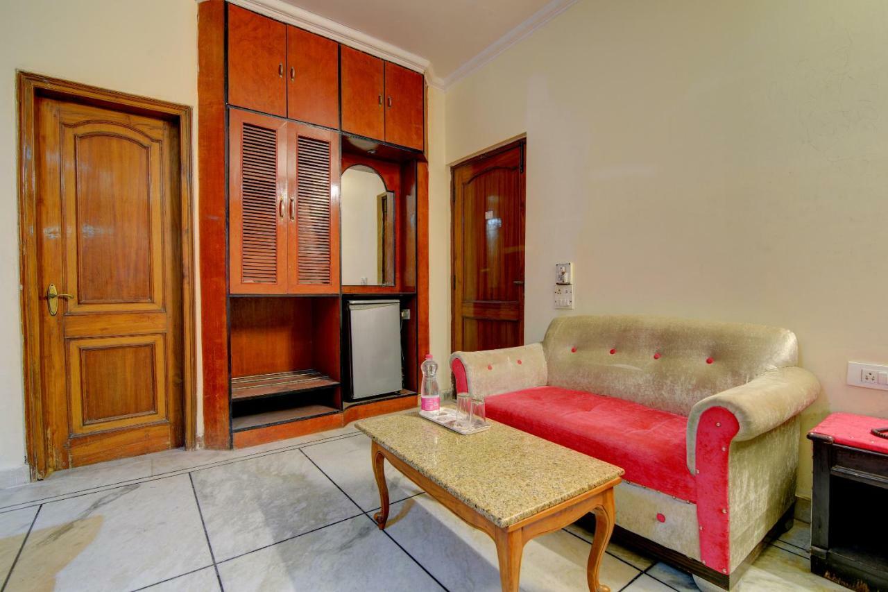 Rahul Palace By Golden Tree Near Metro Station And Ajmal Khan Market 뉴델리 외부 사진
