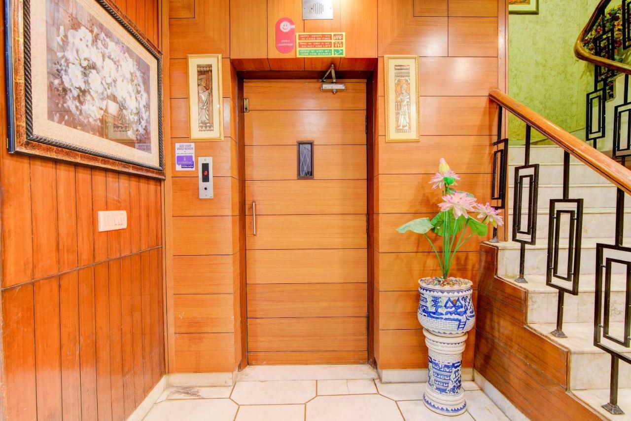 Rahul Palace By Golden Tree Near Metro Station And Ajmal Khan Market 뉴델리 외부 사진
