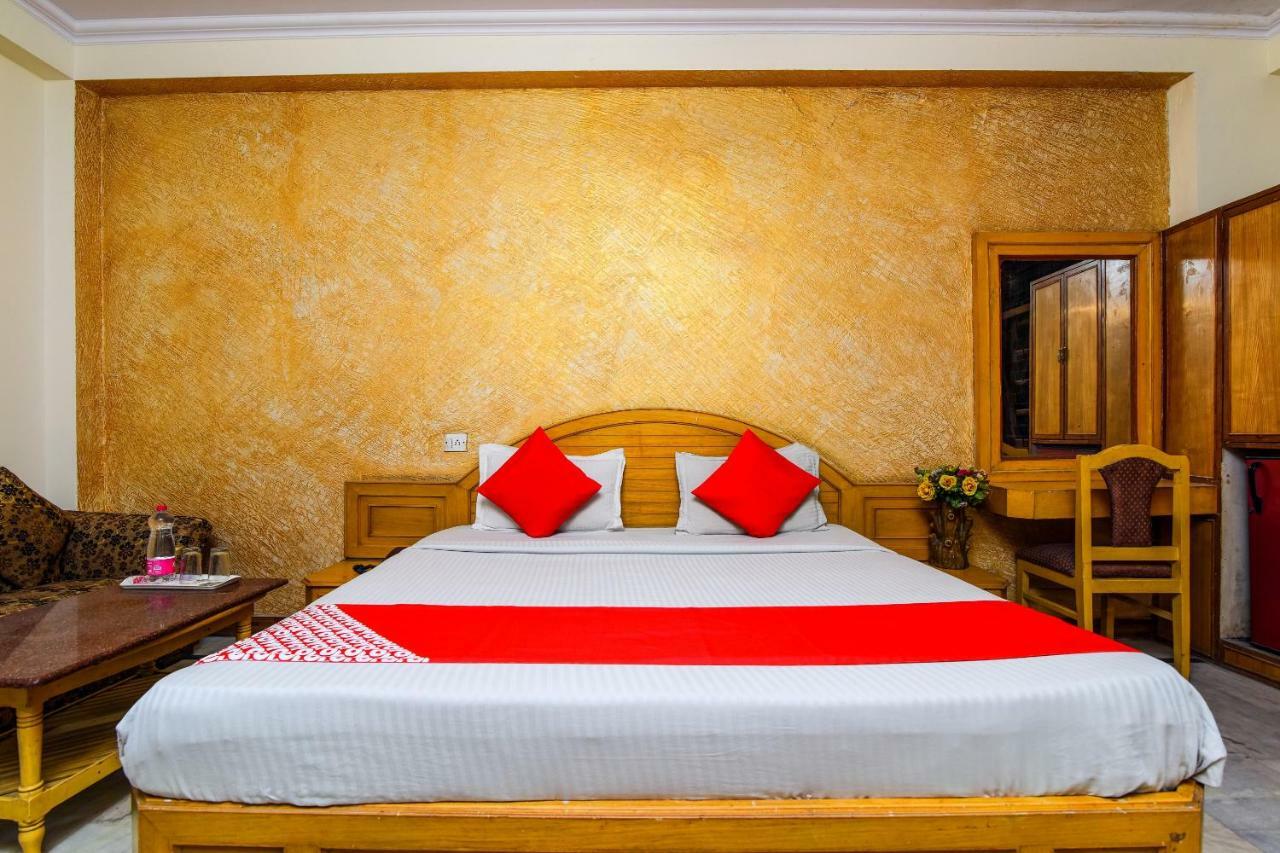 Rahul Palace By Golden Tree Near Metro Station And Ajmal Khan Market 뉴델리 외부 사진