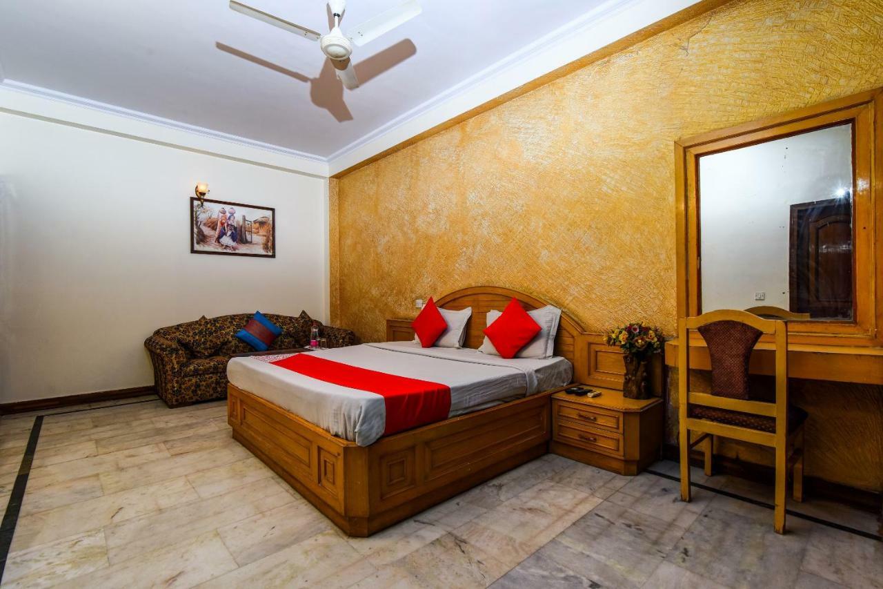 Rahul Palace By Golden Tree Near Metro Station And Ajmal Khan Market 뉴델리 외부 사진