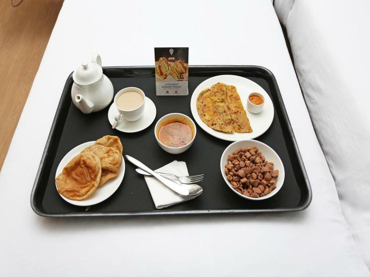 Rahul Palace By Golden Tree Near Metro Station And Ajmal Khan Market 뉴델리 외부 사진
